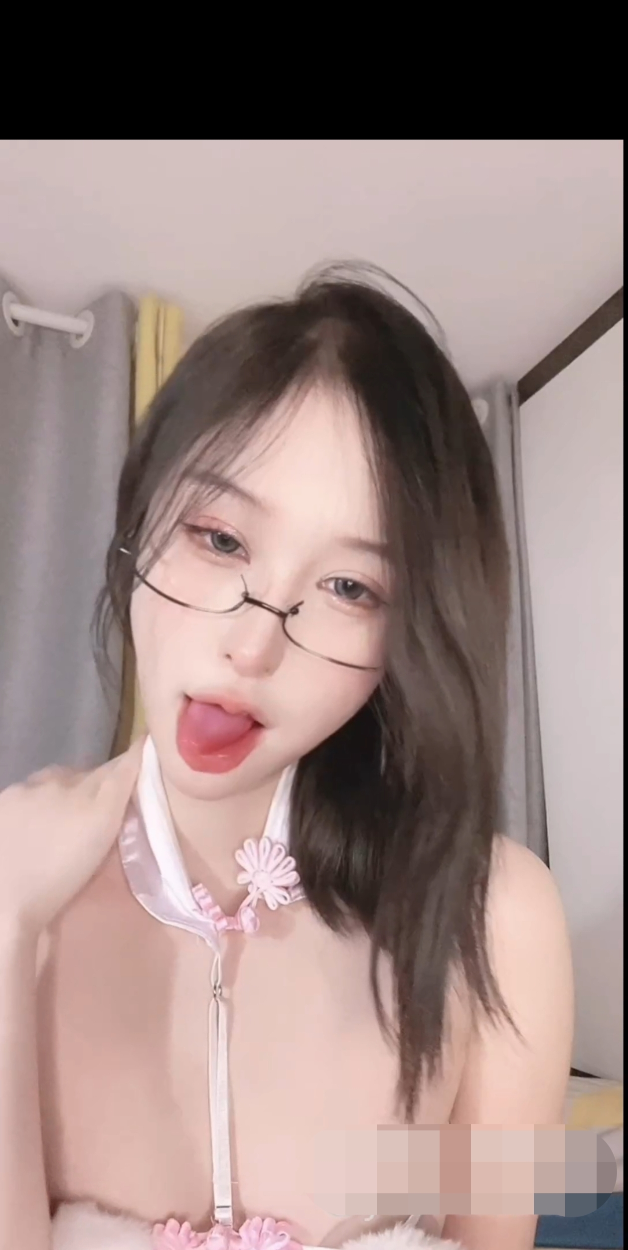 极品美少女快速抽插自己的嫩比淫水狂流，1v，575m