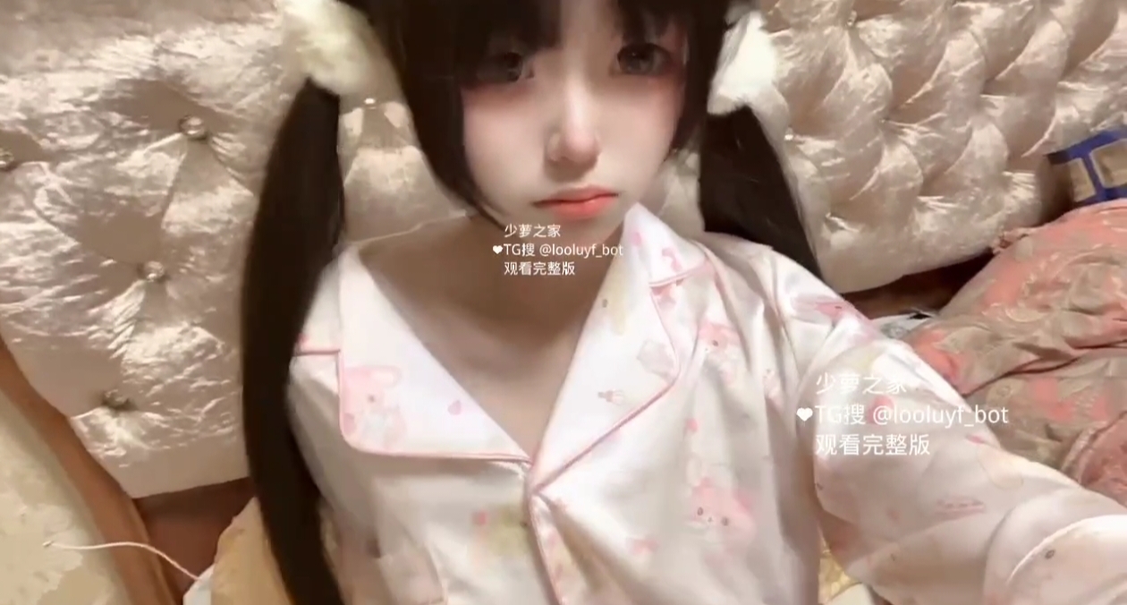 甜美少女无毛可爱睡衣跳蛋自慰高潮