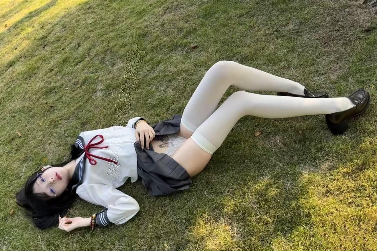 【新】抖音神再佑我璐酱-可爱萝莉学生妹大尺度福利【200P+56V】【398MB百度云】