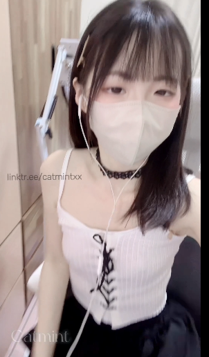 极品清纯福利姬-catmint-of新 厚黑丝小可爱（1V,505M）