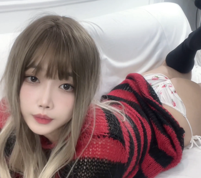 韩国极品cos嫩妹-MewVely-新小合集（2V,628M）