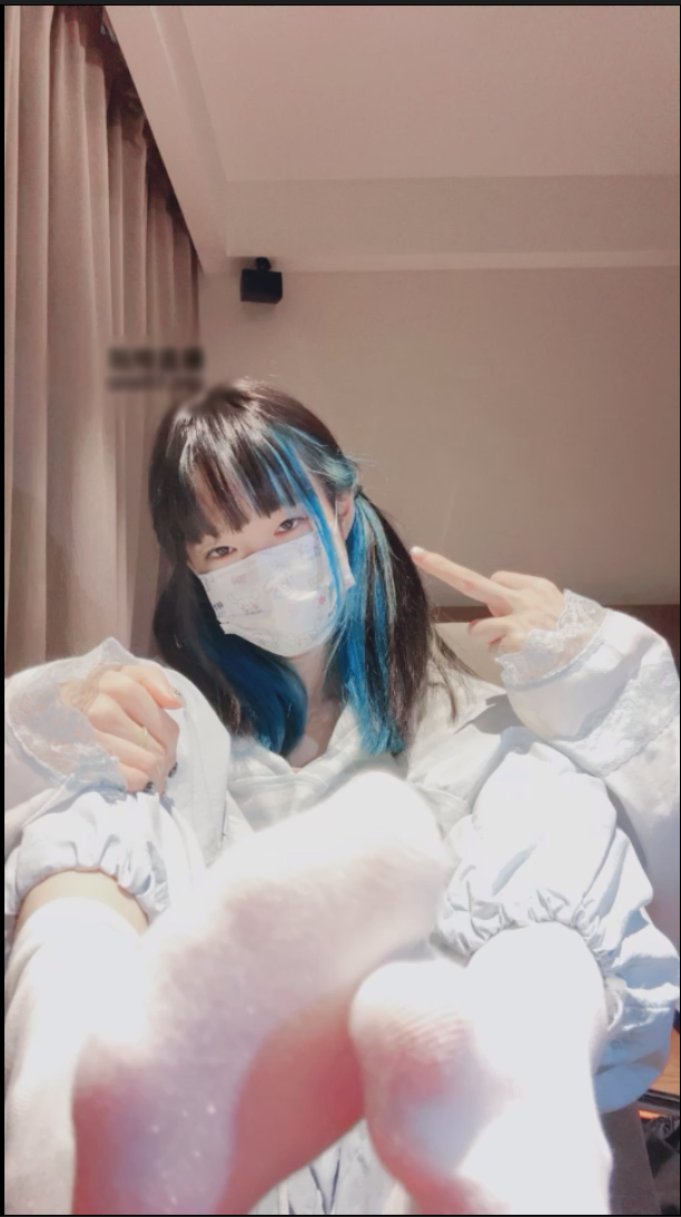 玩物直播奶味小仙女-20250403红绿灯：臭白袜裸足羞辱【1V】【221MB百度云】