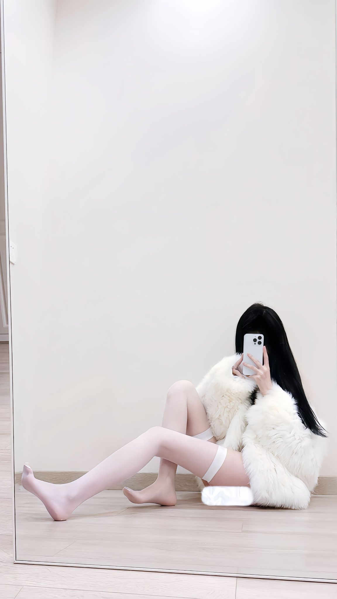 【新】小美miyoki – 新作 11分钟 户外露出喷尿+跳蛋阅读挑战【88P+2V】【1.54G百度云】