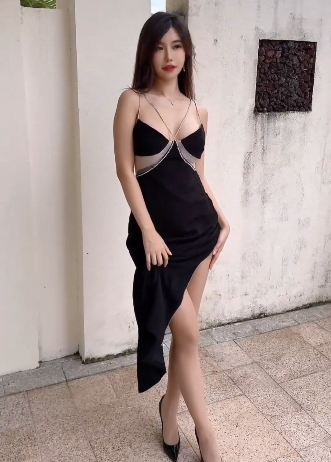 网红-【绮里嘉】领家小少妇写真现场素材-1v100mb