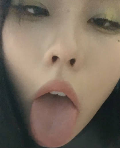 足控盯射-胆胆-阿黑颜，最近推特很多人在发这个视频，完整版 无水印，让你冲个爽4v700mb30min