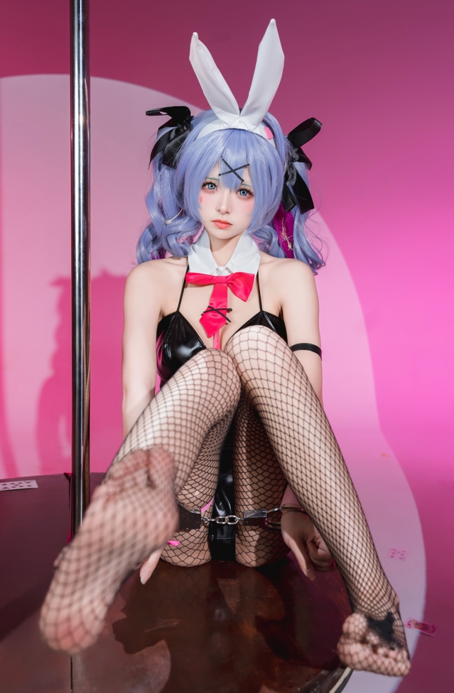 no.1553 【极品玉足】九柒喵 – 初音未来 兔子洞 【26P 521MB】