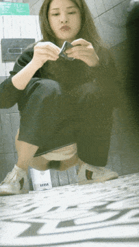 图片[5]-2025年KTV酒吧全景厕拍各种黑丝JK小姐姐一二弹[270V/60.9G]-PinkyKitty Girls